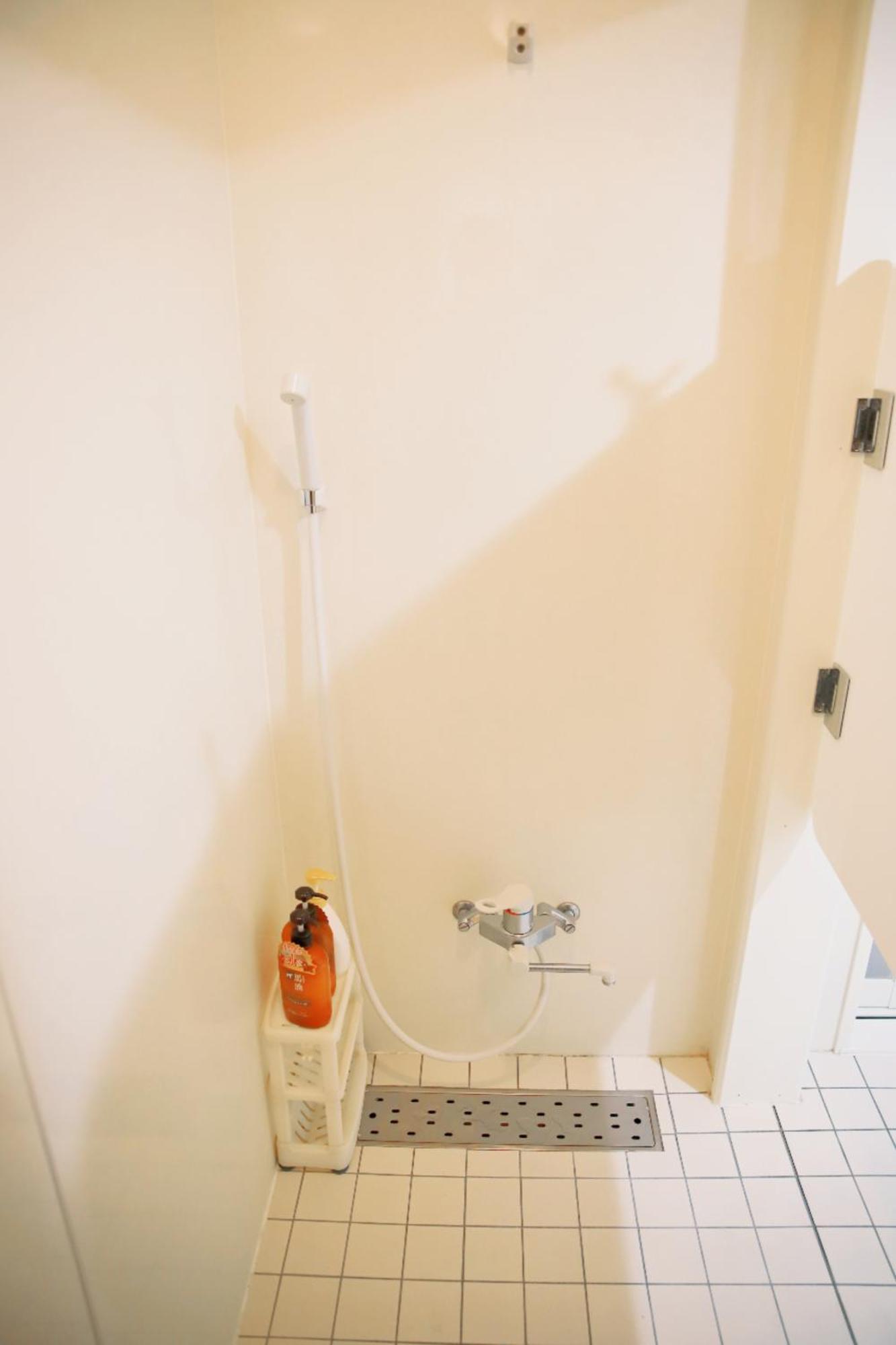 Guesthouse Atelier Ten 民泊アトリエ天 Осака Екстериор снимка