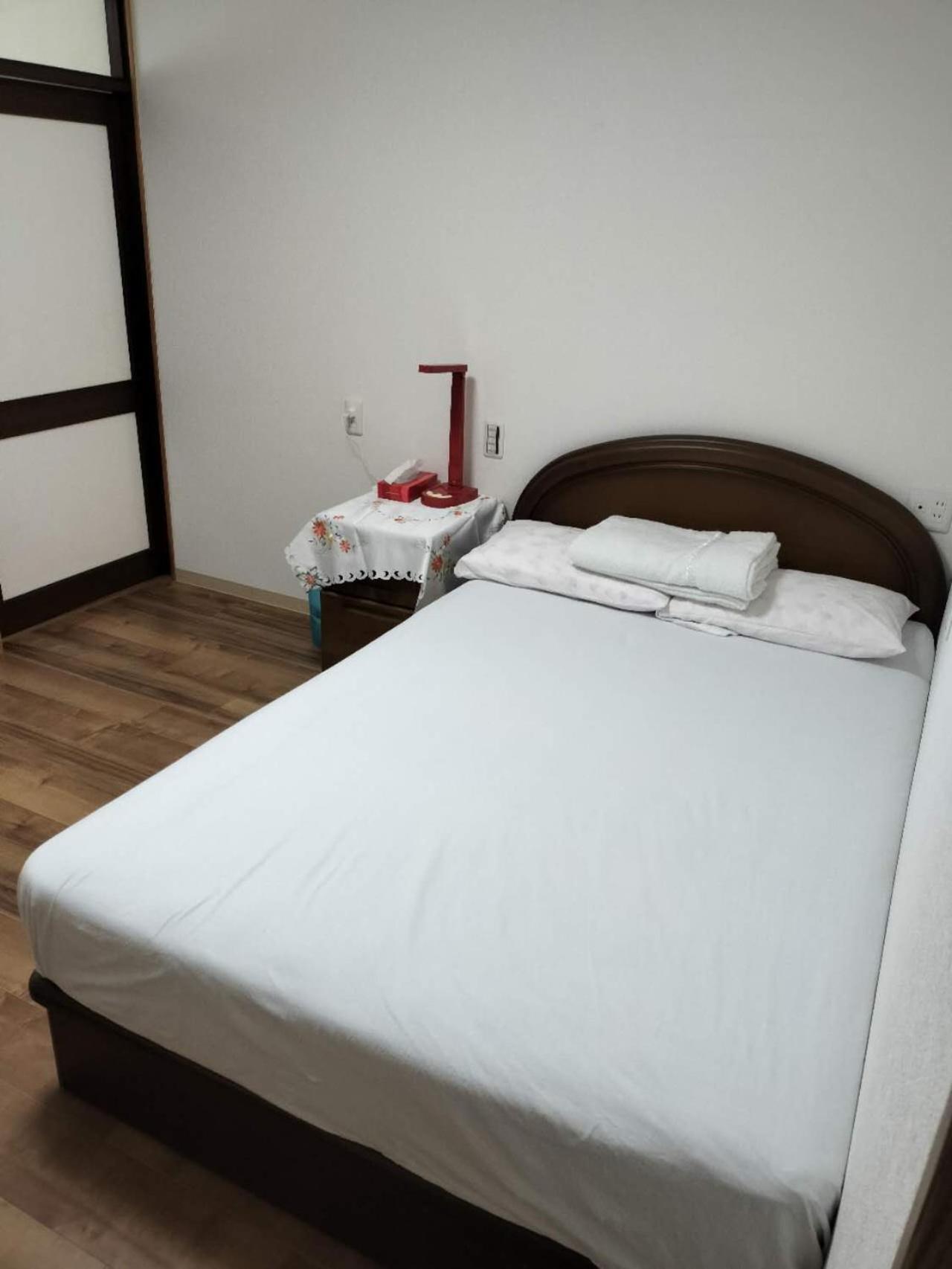Guesthouse Atelier Ten 民泊アトリエ天 Осака Екстериор снимка